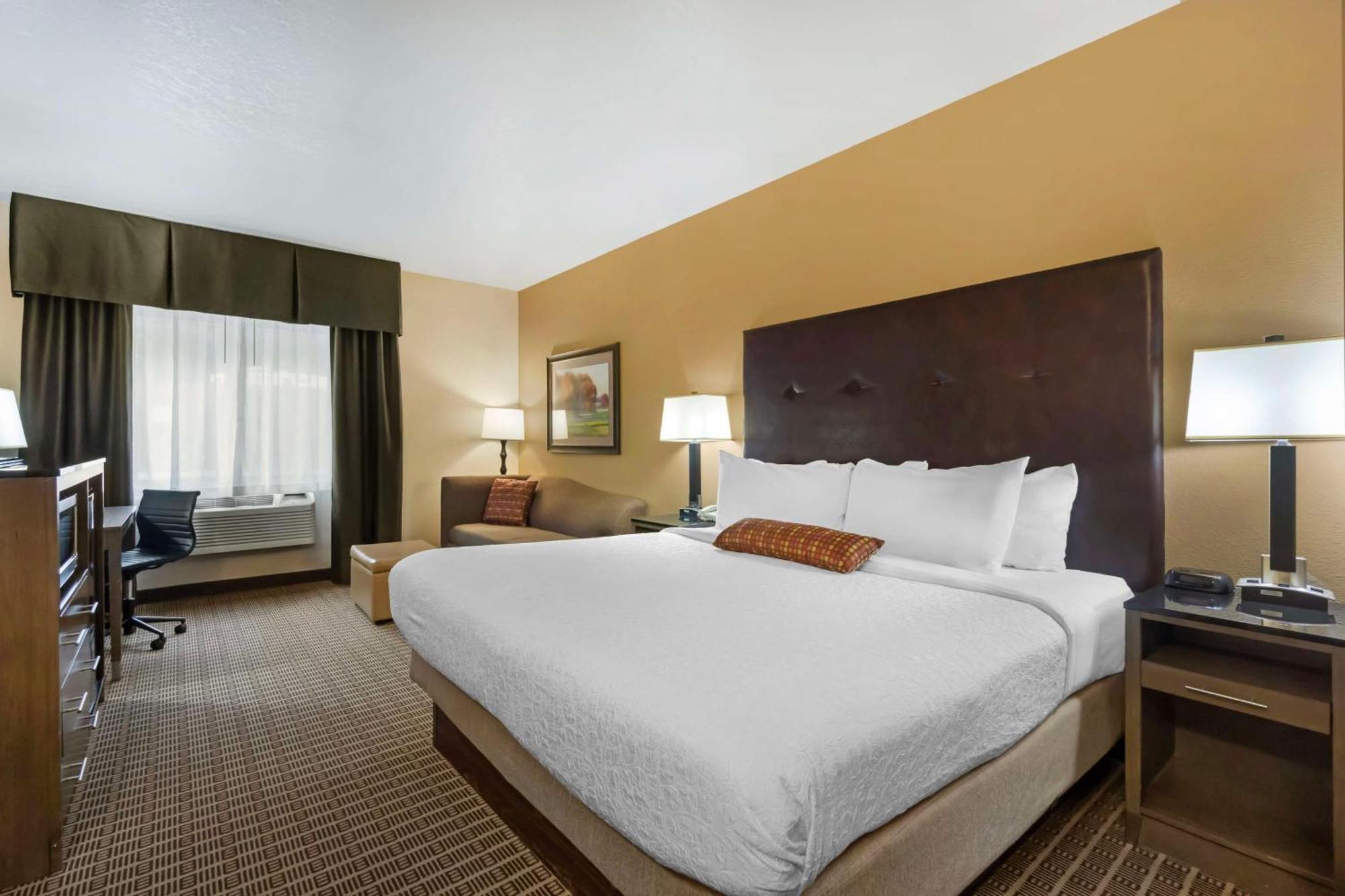 King Room Sofa Bed Walk Shower Disability Access or Non-Smoking