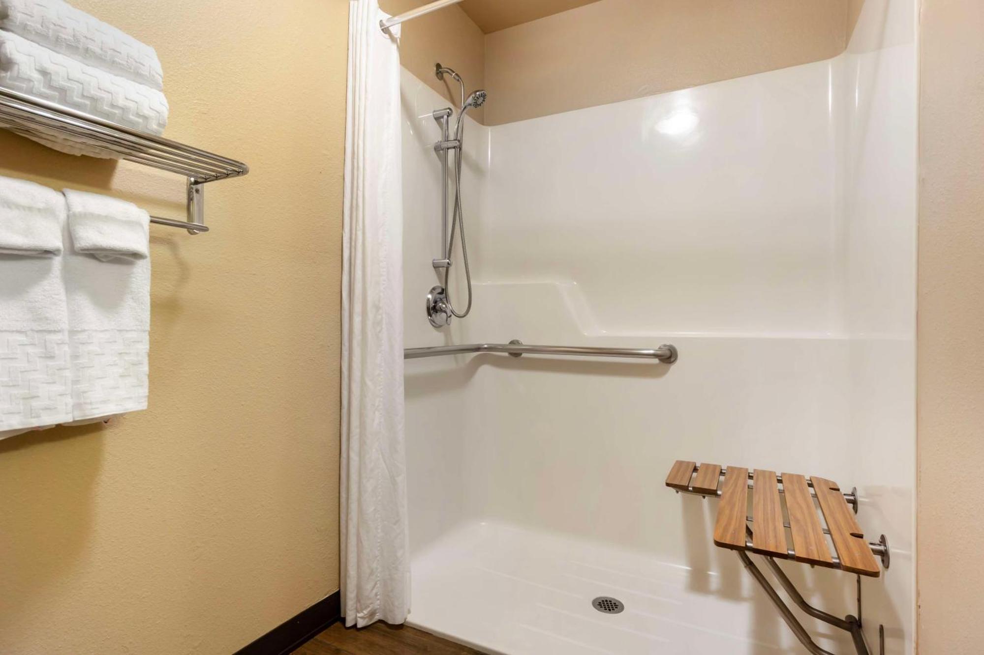 King Room Sofa Bed Walk Shower Disability Access or Non-Smoking