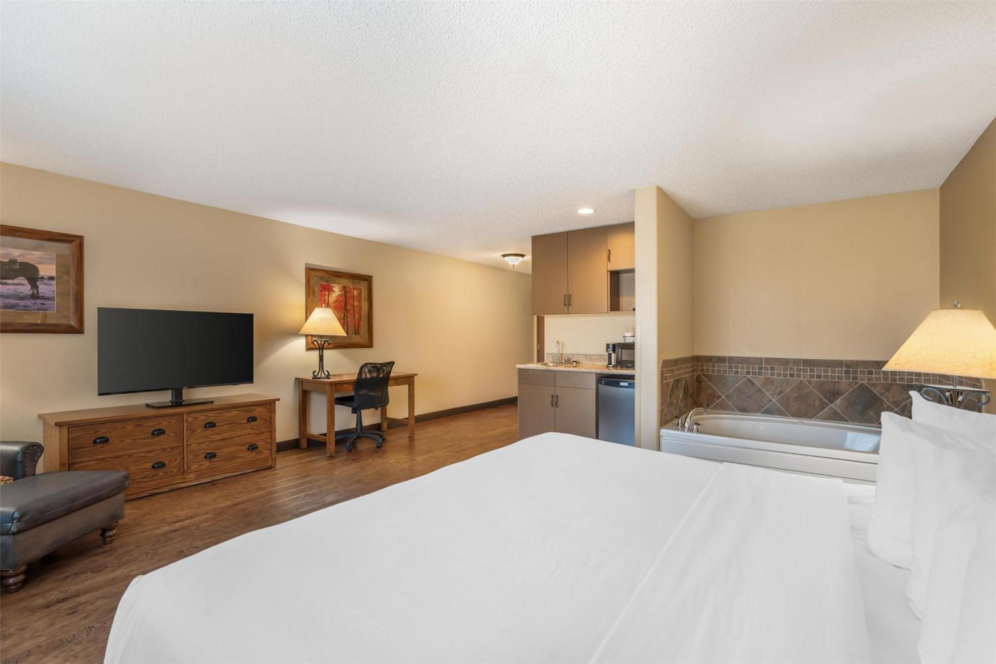 King Room with Spa Bath - Non Smoking
