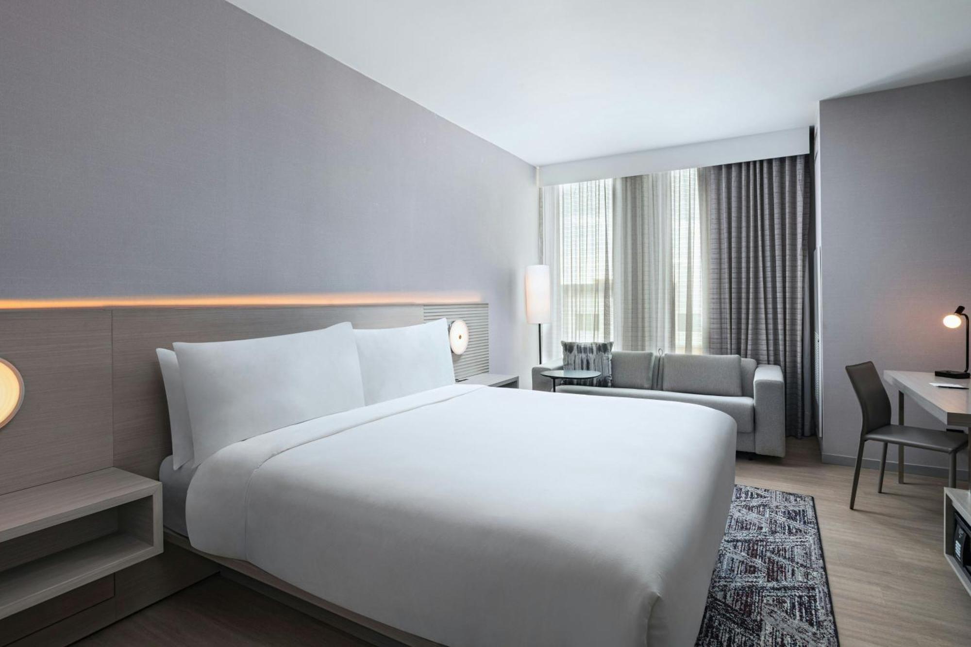 Deluxe King Room Sofa Bed