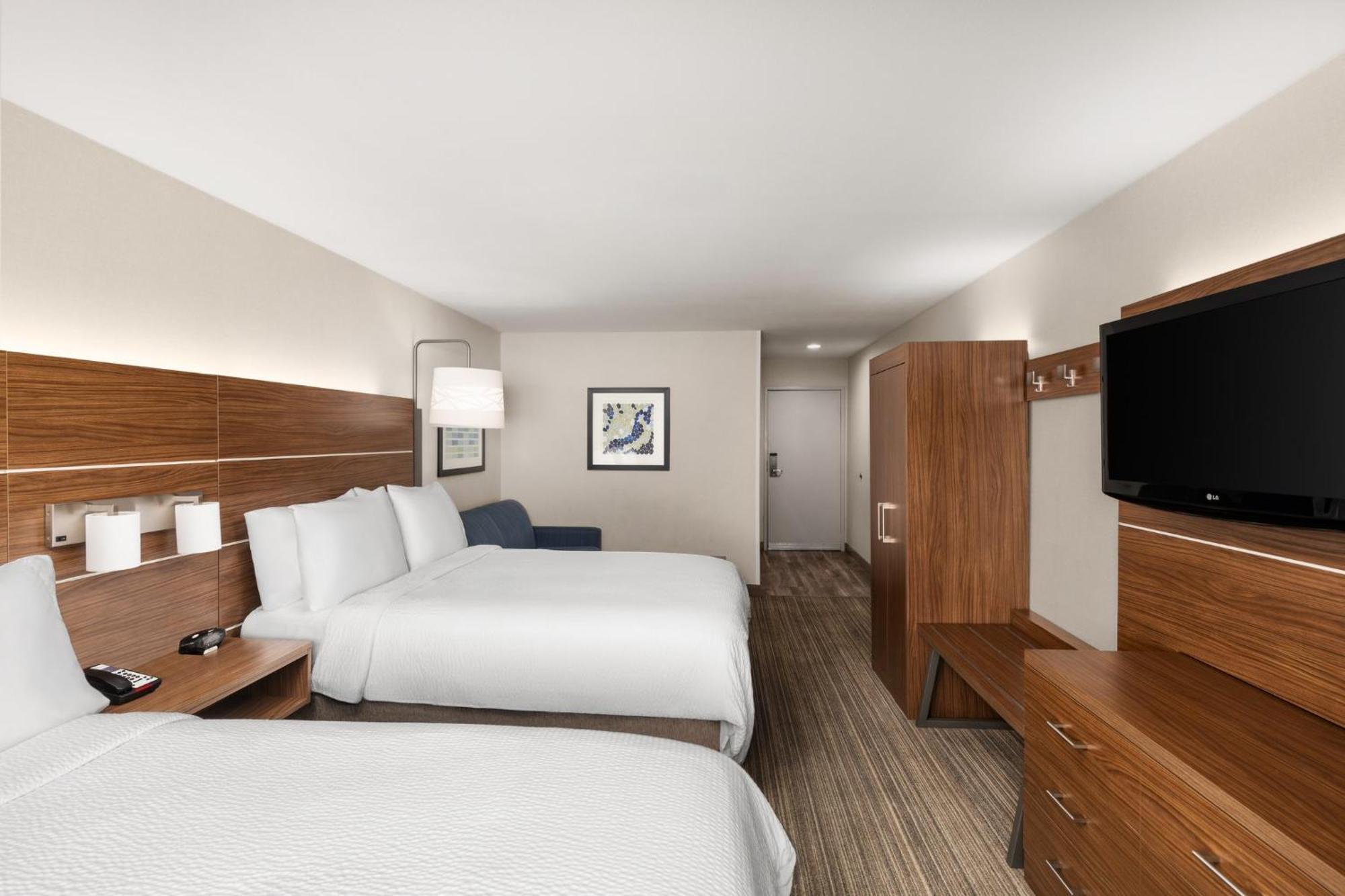Queen Room with Two Queen Beds and Sofa Bed