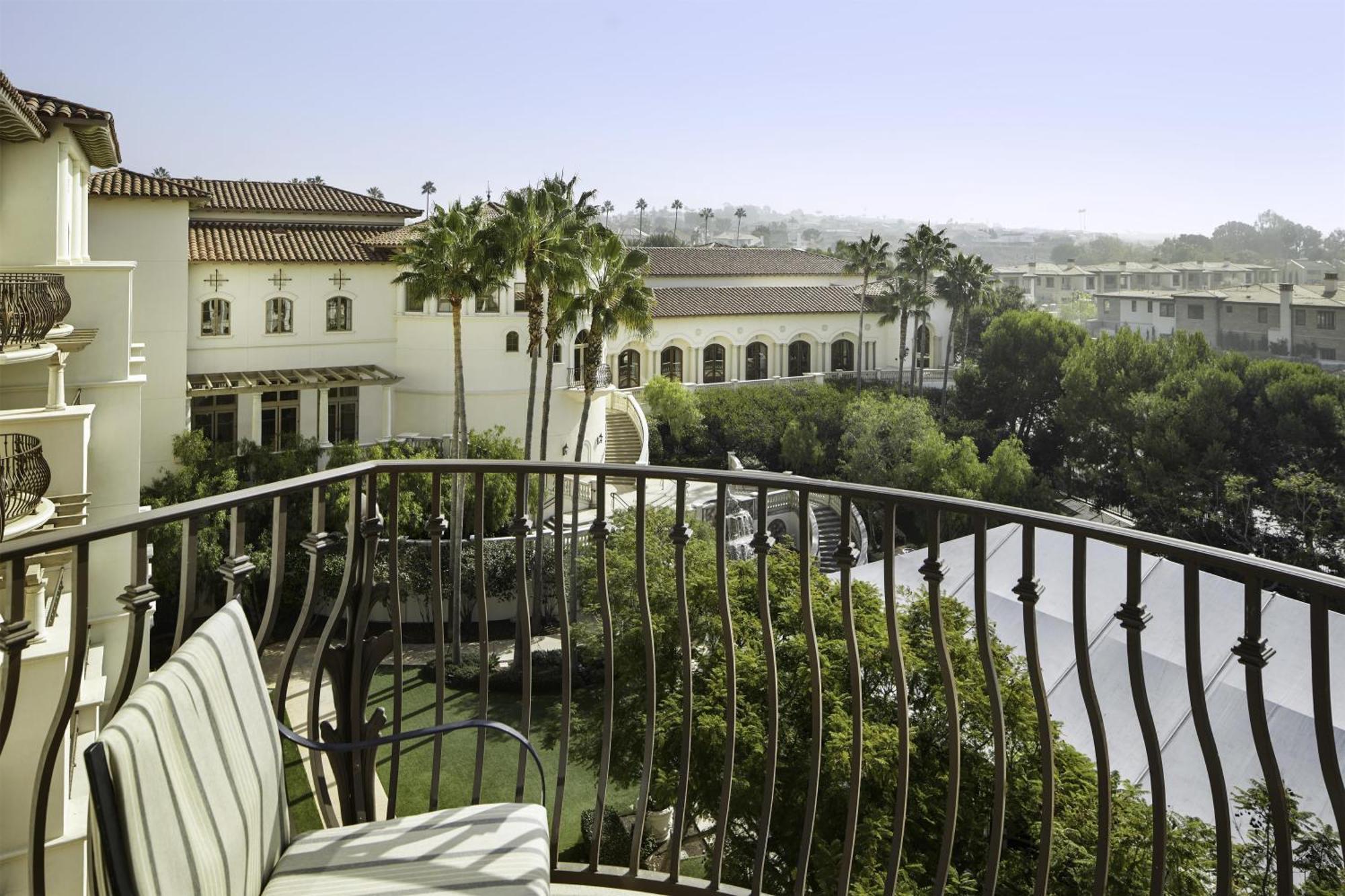 Executive King Suite with Garden View