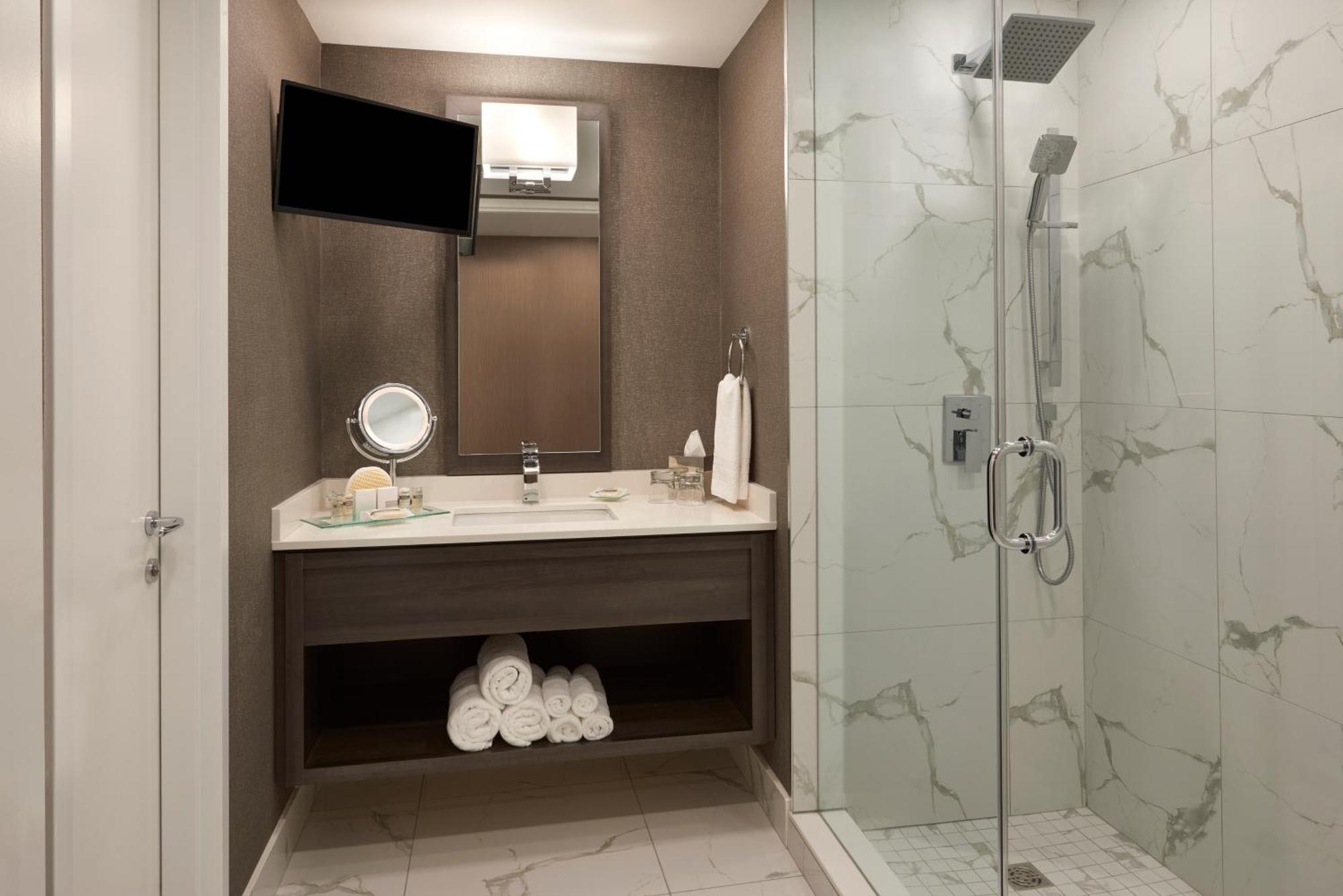 Premium Tower Queen Room with Two Queen Beds