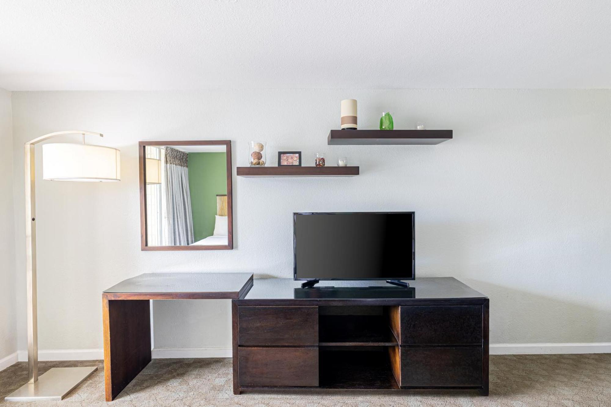 Studio Partial Ocean View