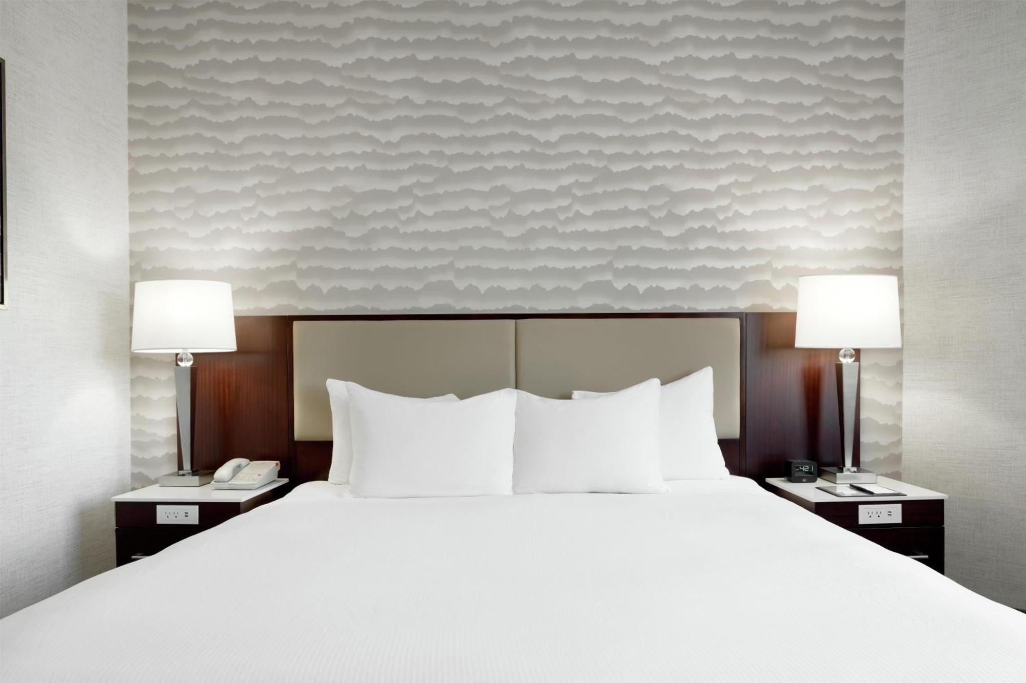 One-Bedroom Suite One Queen Bed Tub Mobility Accessible