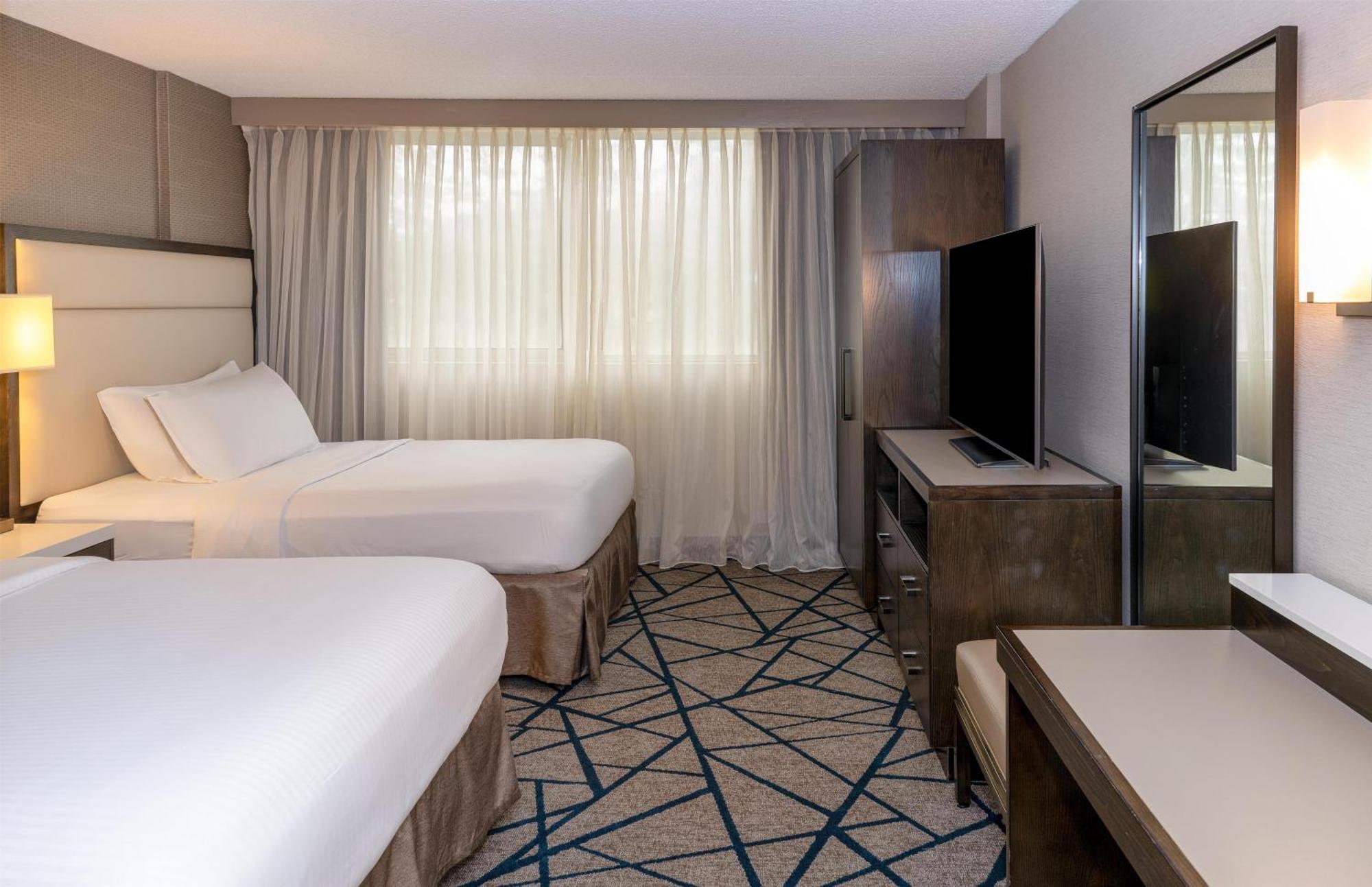 Queen Suite Two Queen Beds Non-Smoking