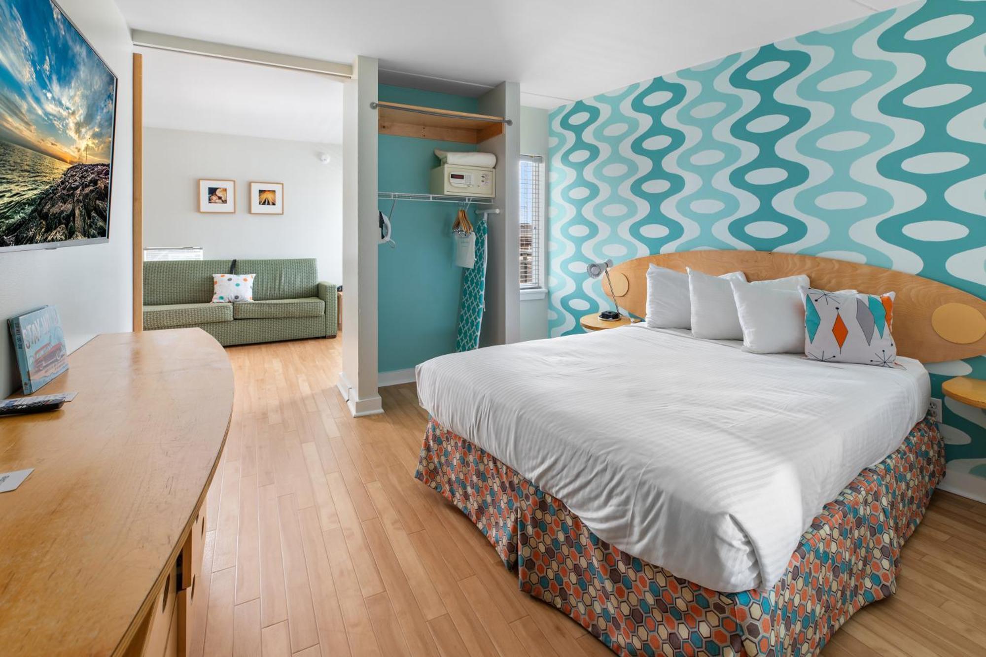 One Bedroom Suite Queen Bed