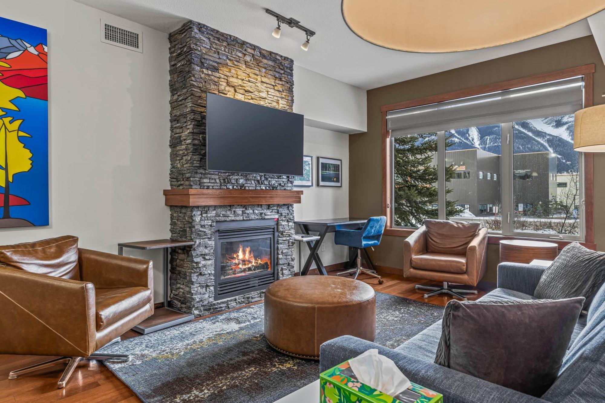 Two-Bedroom Apartment with Mountain View