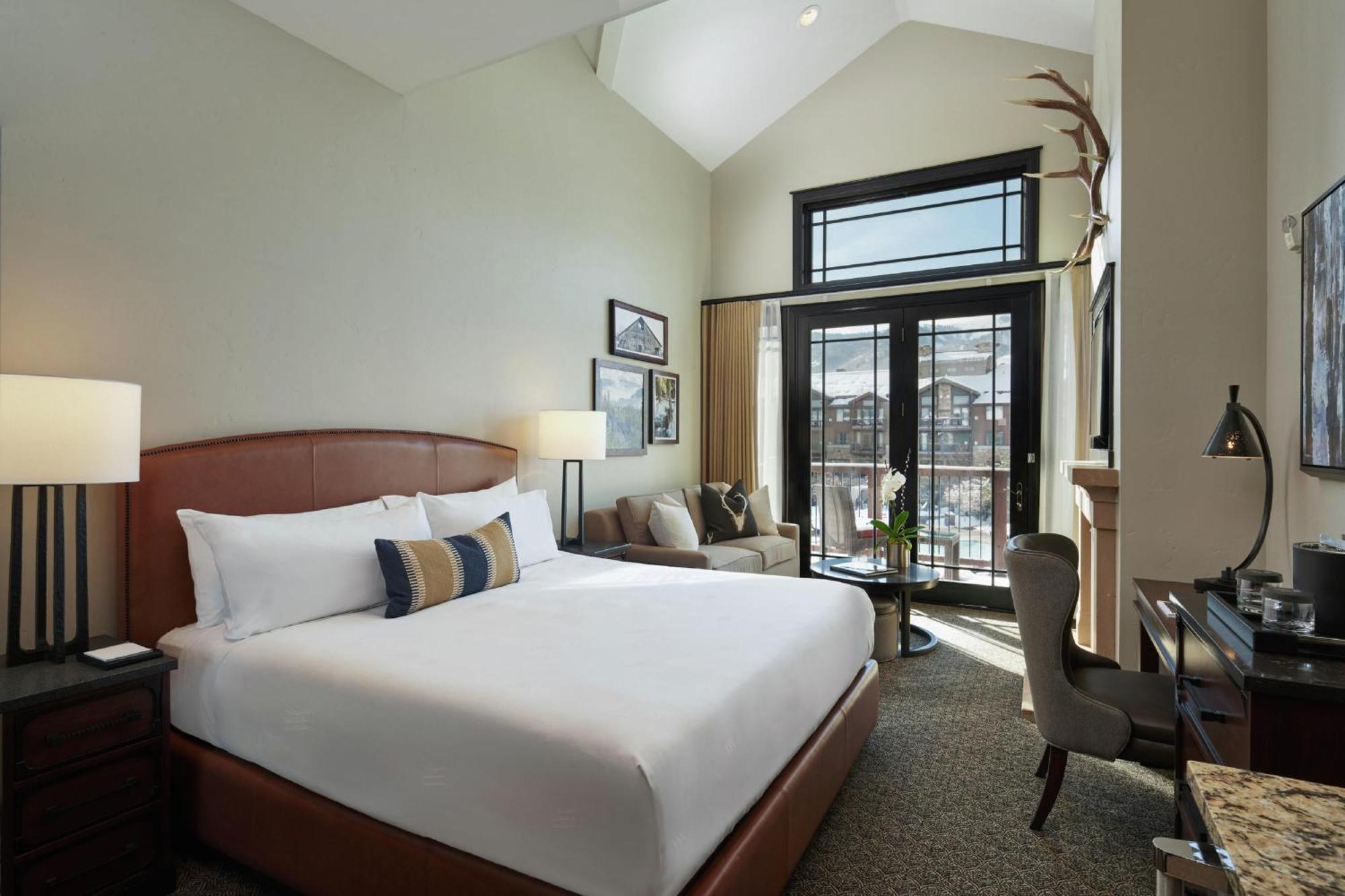 Junior King Suite with Kitchenette
