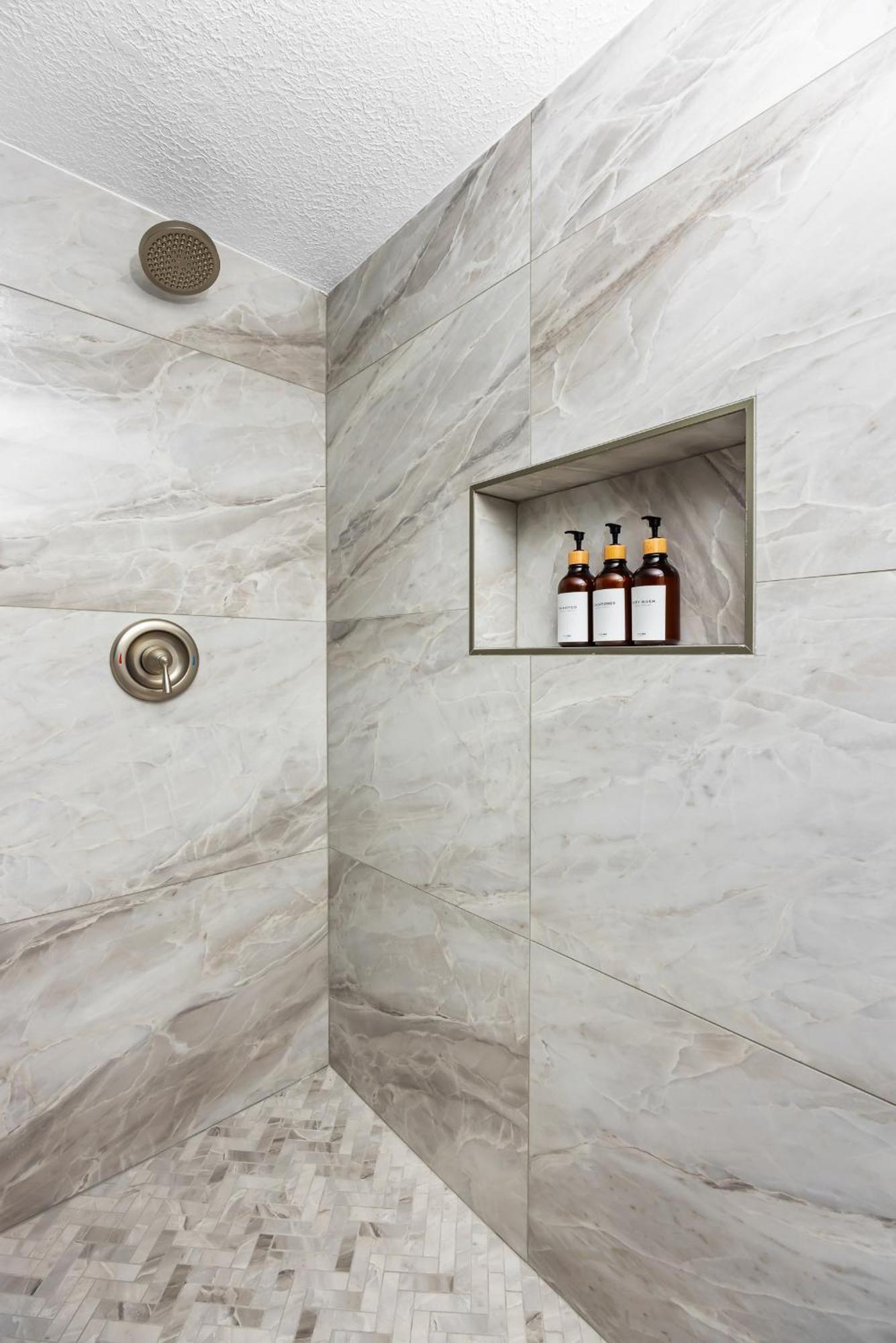 Corner Suite Non Pet Friendly