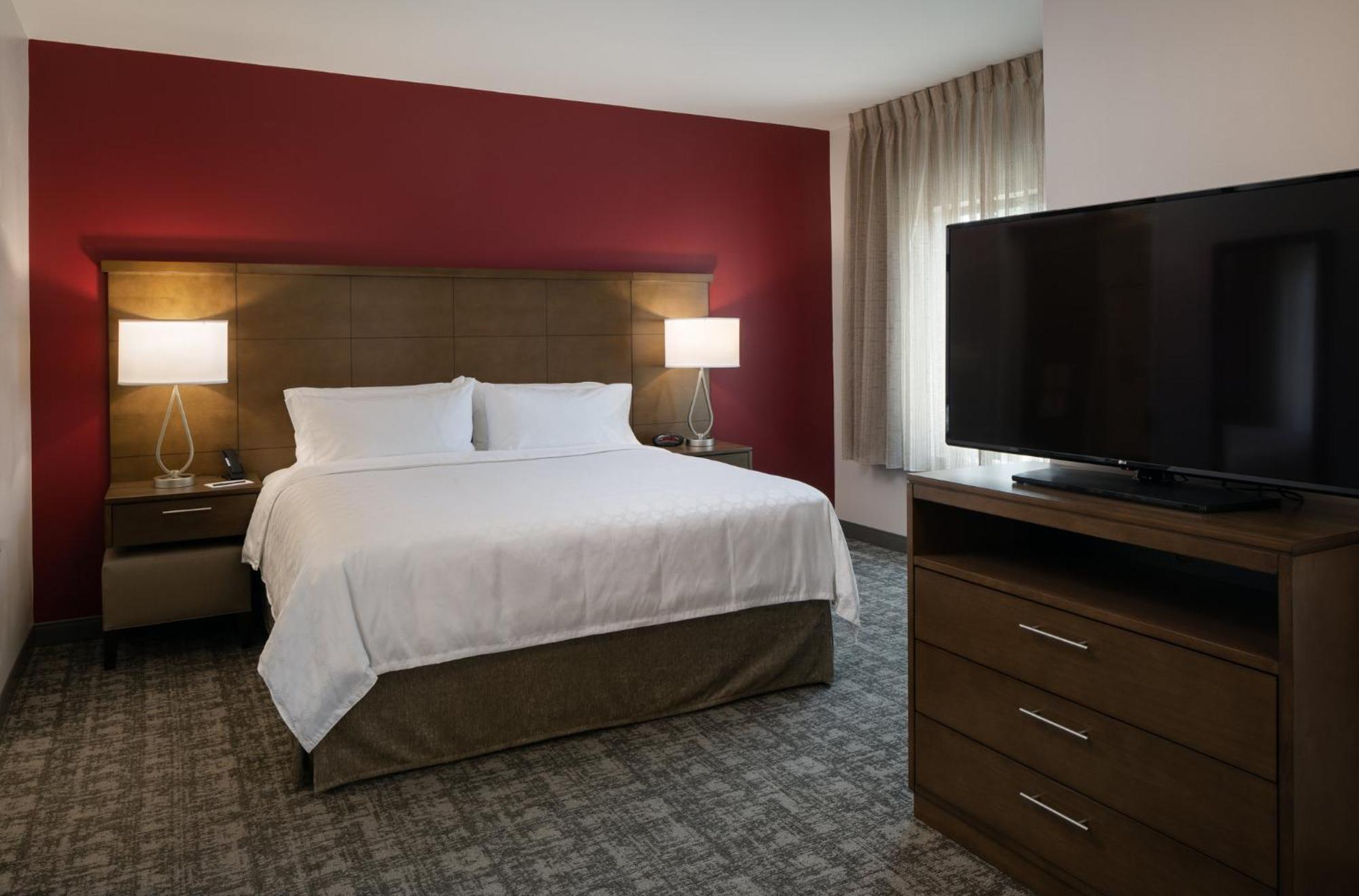 One-Bedroom King Suite