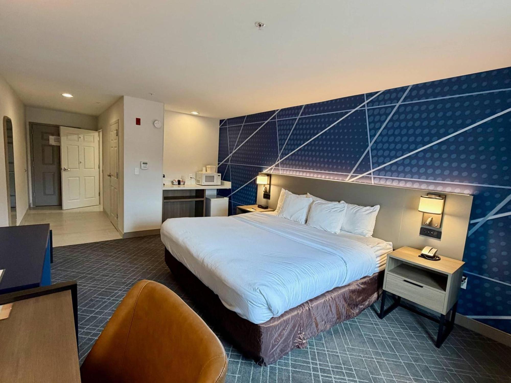 Queen Room - Disability Access/Non-Smoking