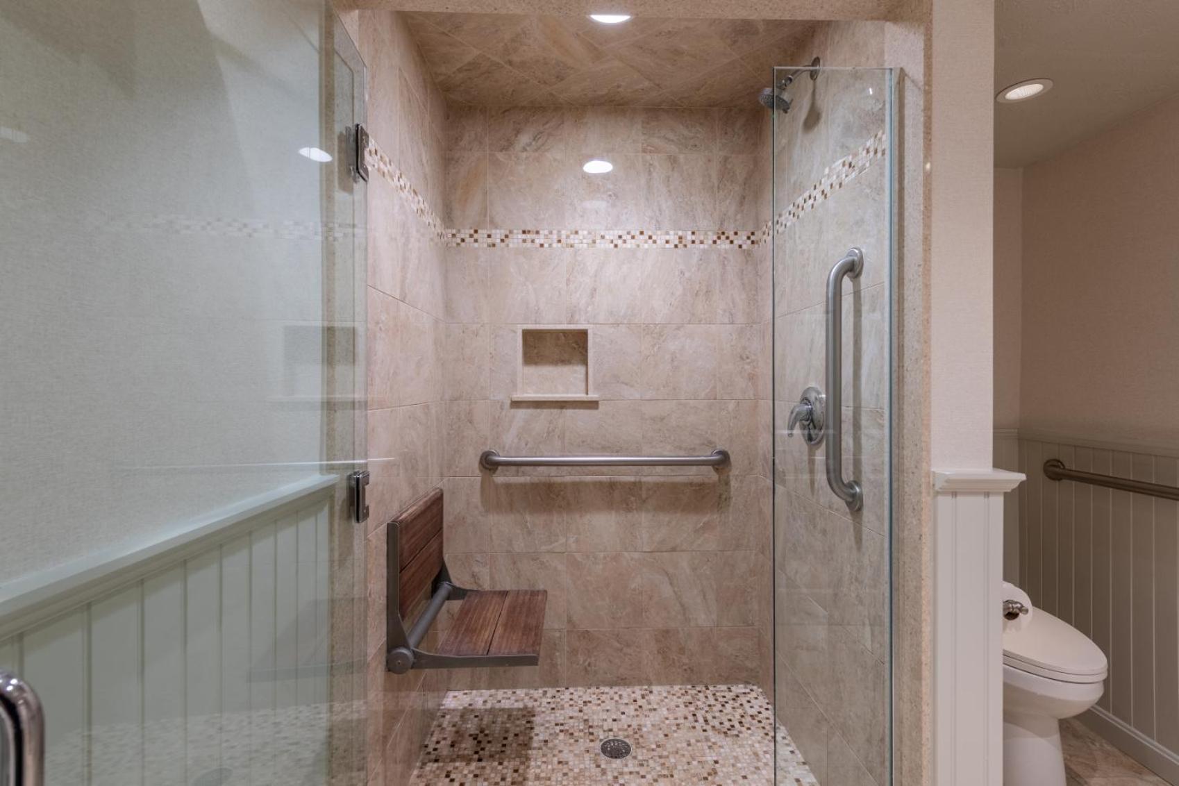 1 King Accessible Grand Meadow