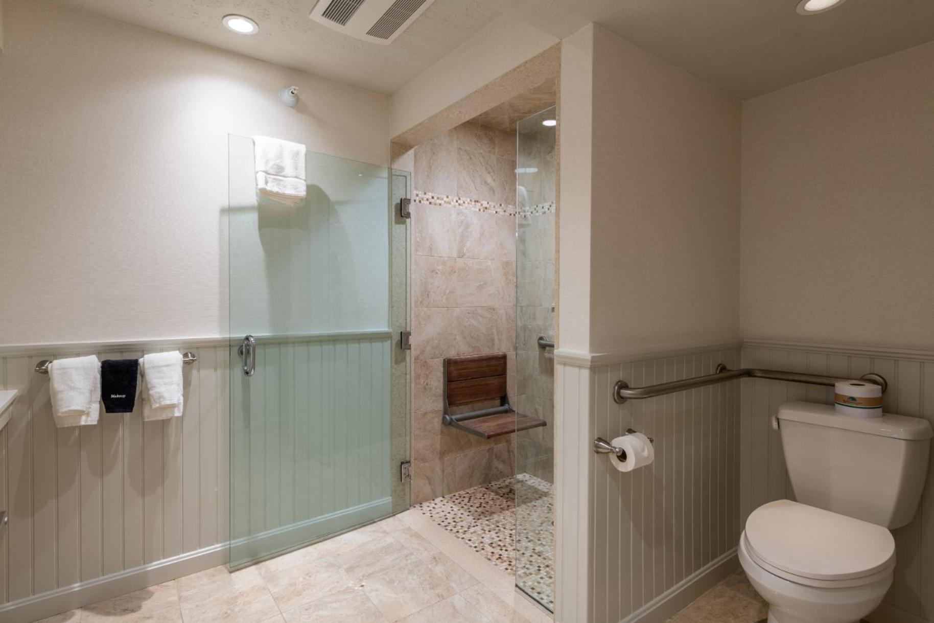 1 King Accessible Grand Meadow