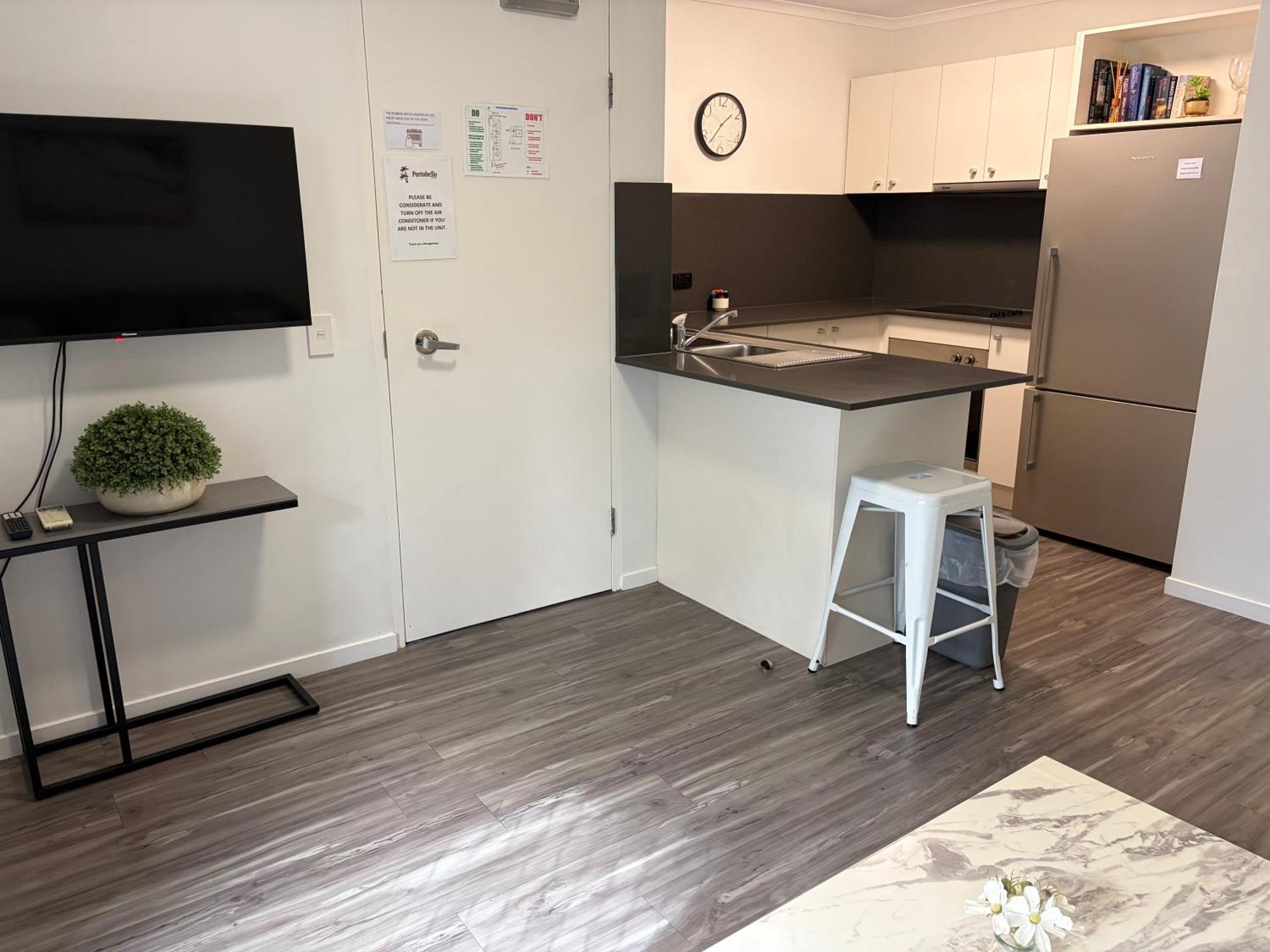 One-Bedroom Apartment