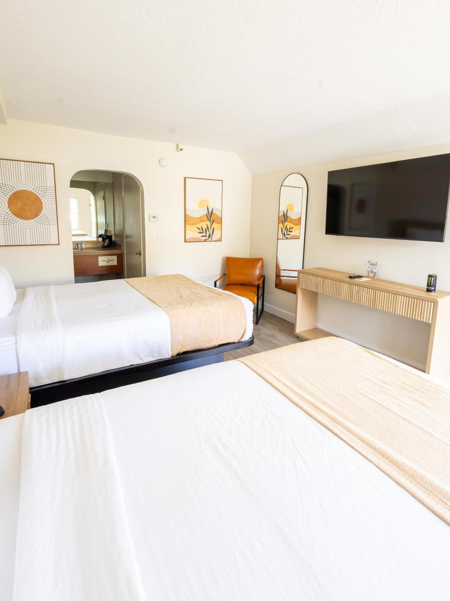 Queen Room Two Queen Beds