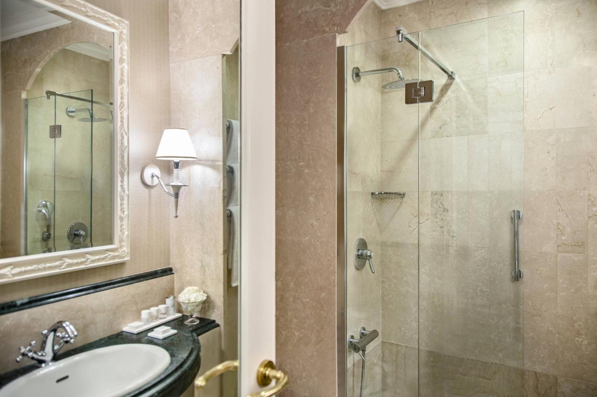 High Floor Deluxe, One King Bed