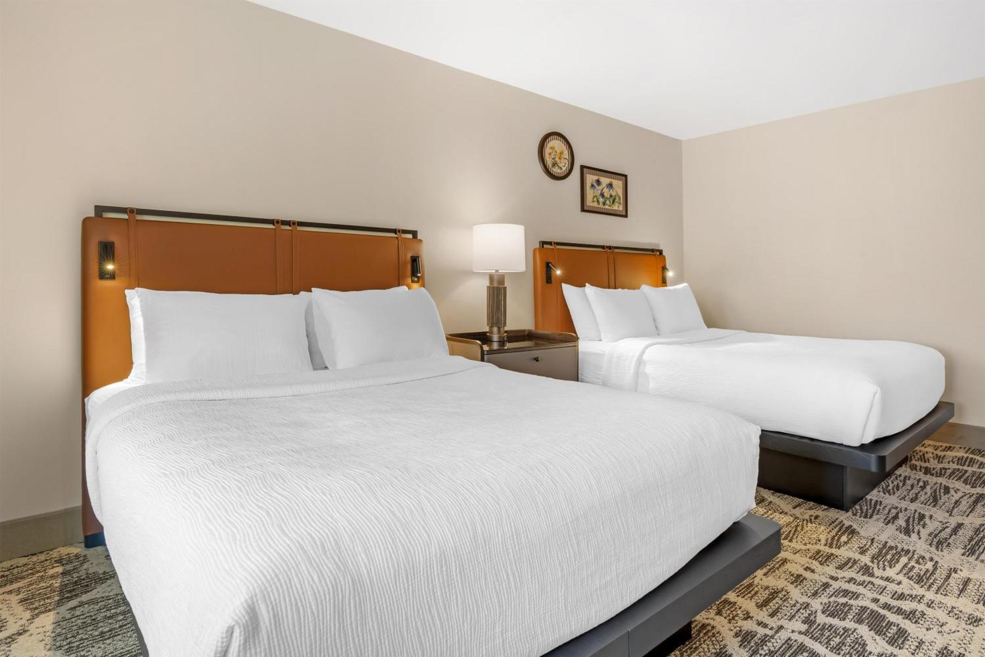 Queen Room with Two Queen Beds - Non Smoking