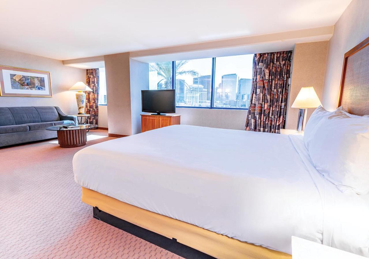 1 King Suite