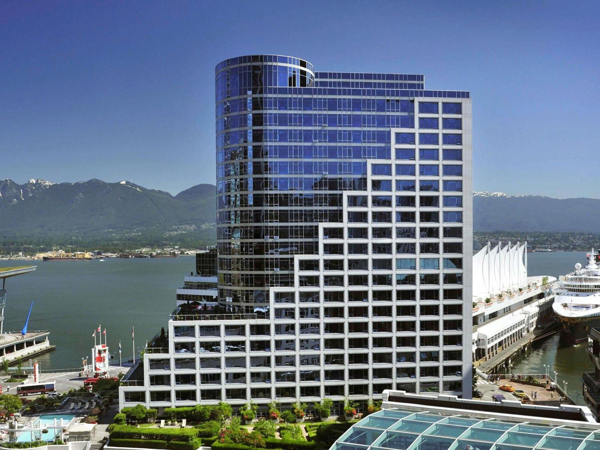 Fairmont Gold Harbor View Room with King Bed