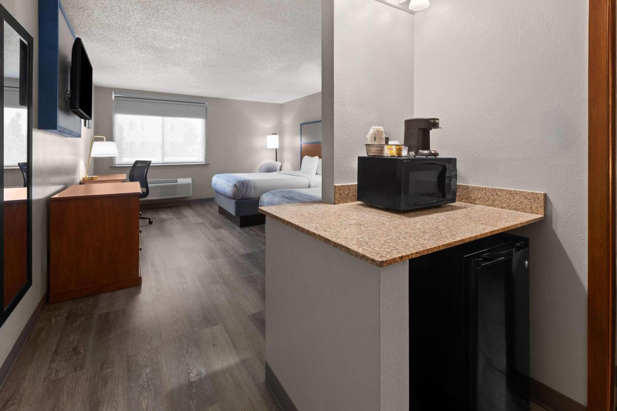 Queen Room with Two Queen Beds - Non-Smoking