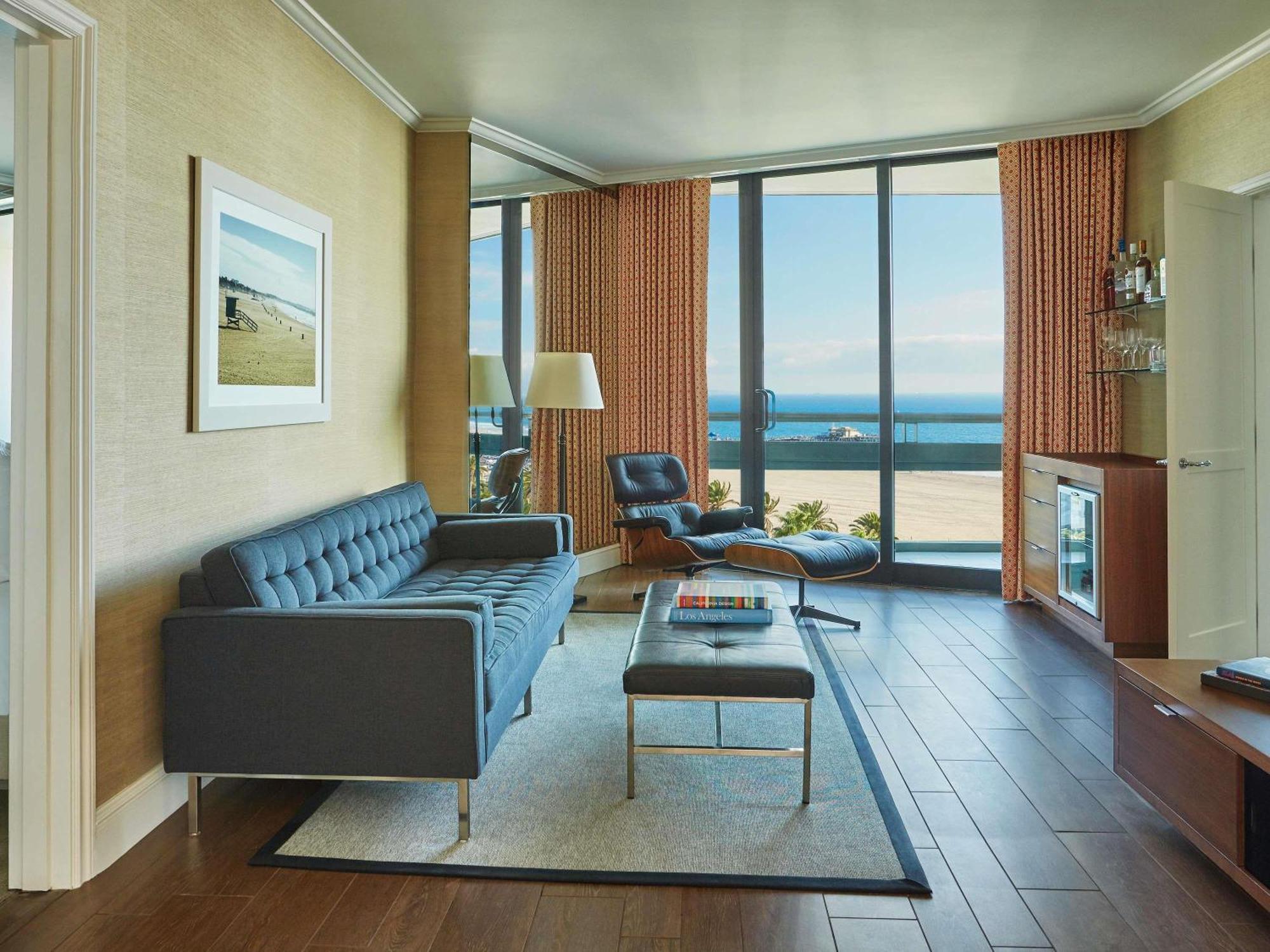Tower King Suite Mobility Hearing Accessible or Roll Shower