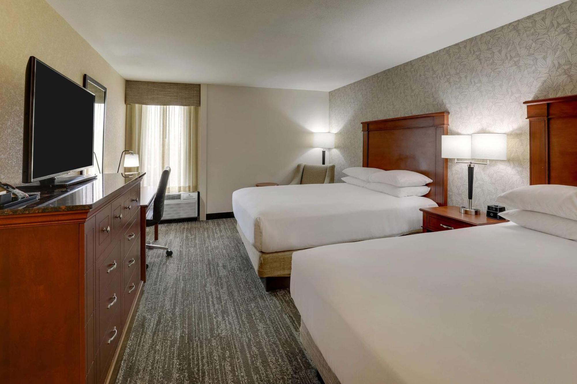 Deluxe Queen Room with Two Queen Beds - Accessible, Tub