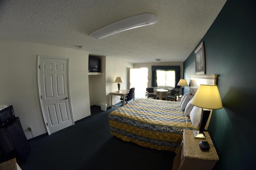 Standard King Room