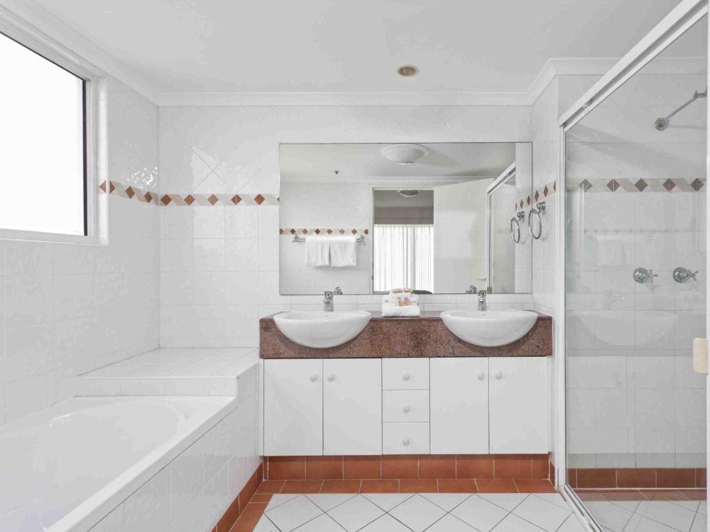 Two-Bedroom Apartment with Garden View - Daily Service