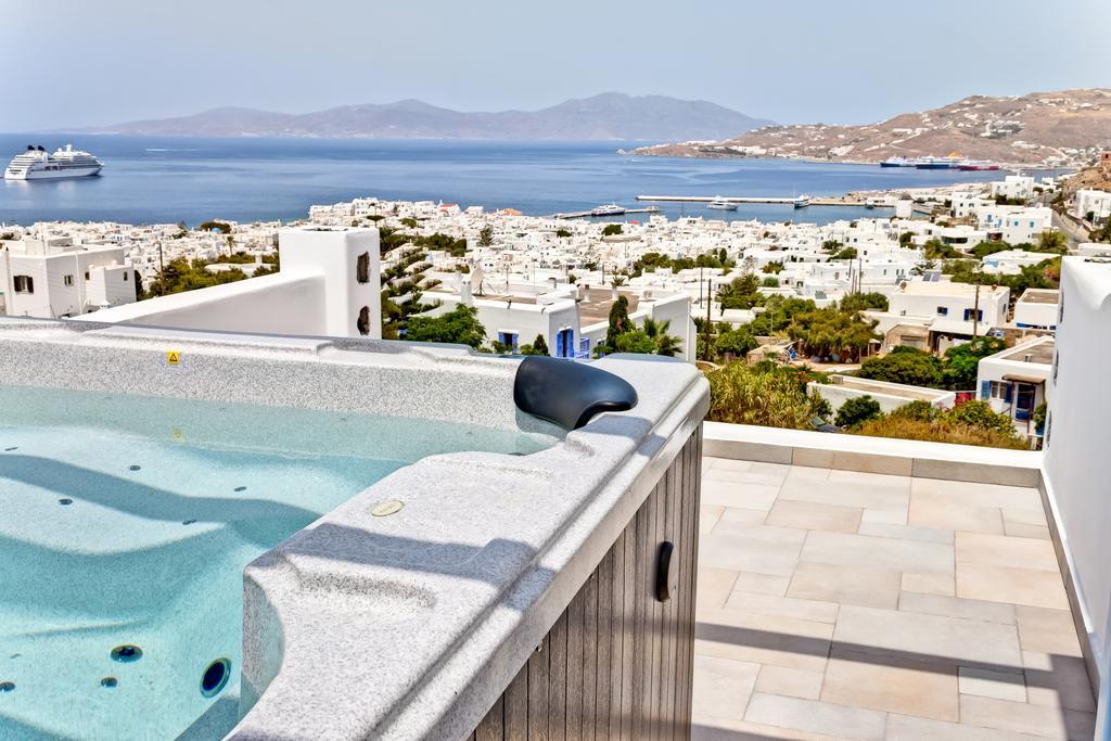 Grand Suite with Outdoor Jacuzzi