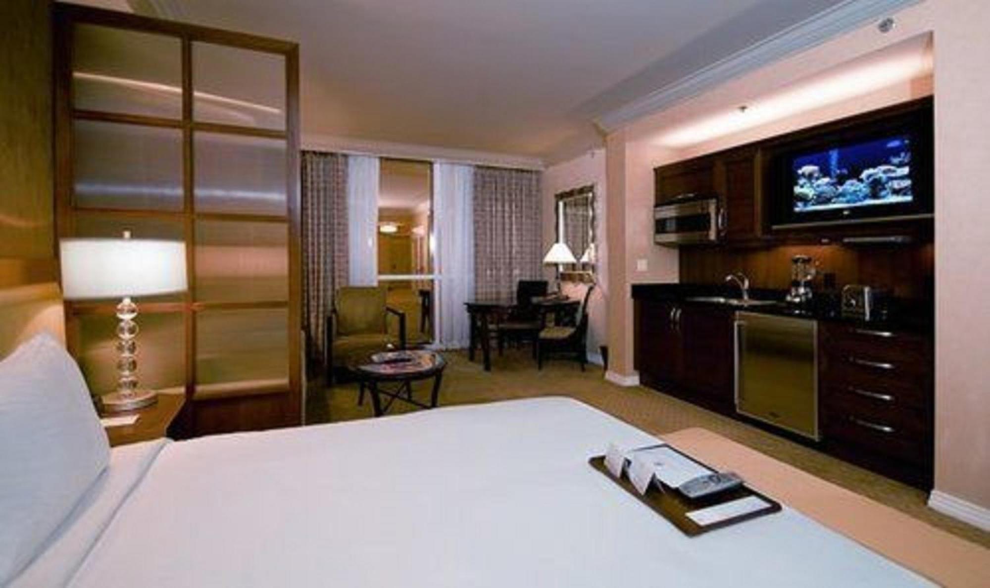 Signature Deluxe Suite