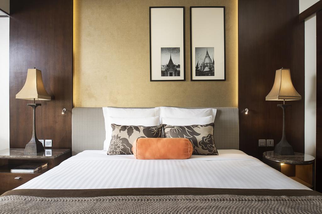 Deluxe Riverfront Room
