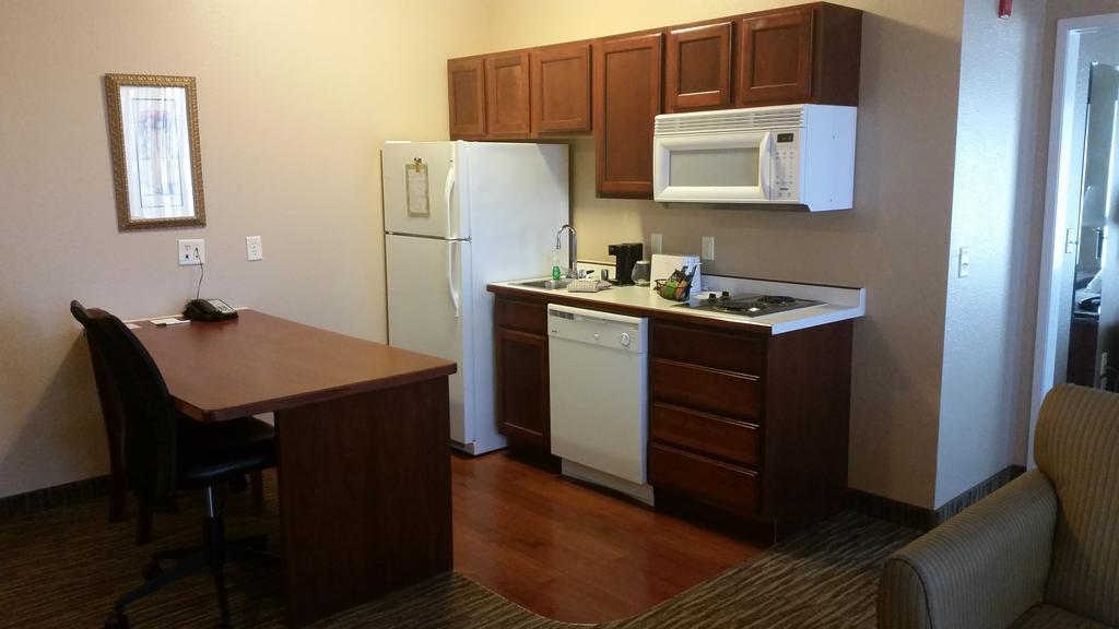 One Bedroom Queen Suite- Non Smoking