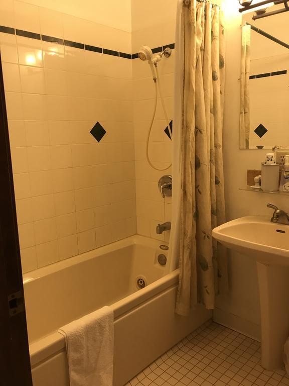 Queen Room Spa Bath