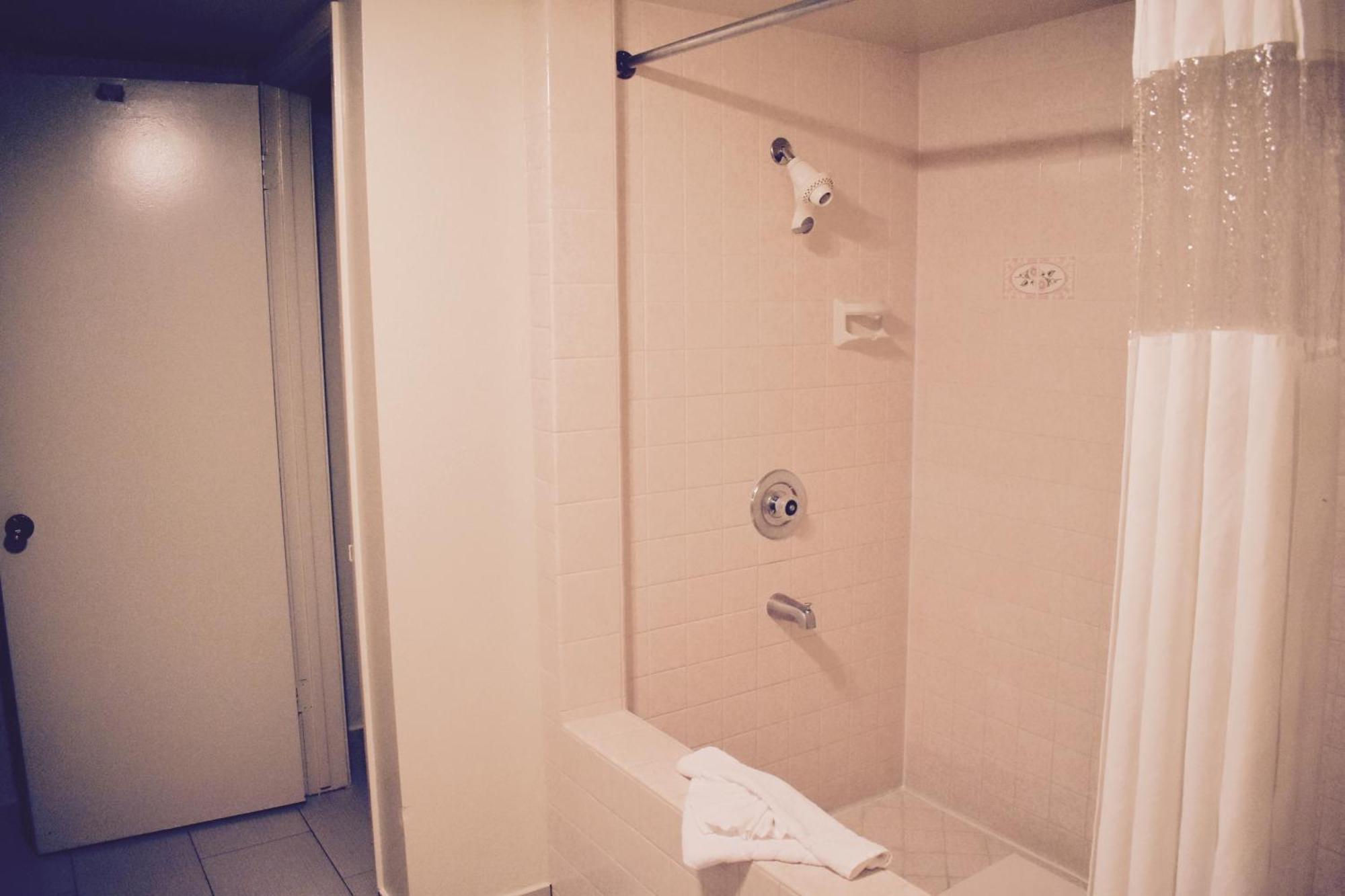 Double Room with Two Double Beds - Non-Smoking