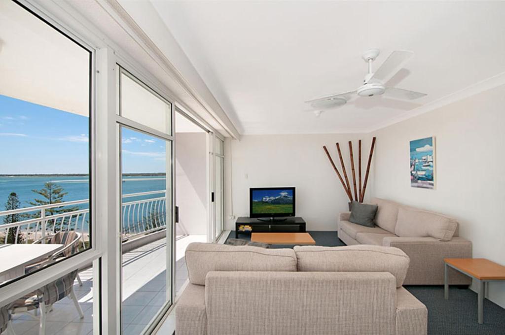 2 Bedroom Water View Spa Apartment