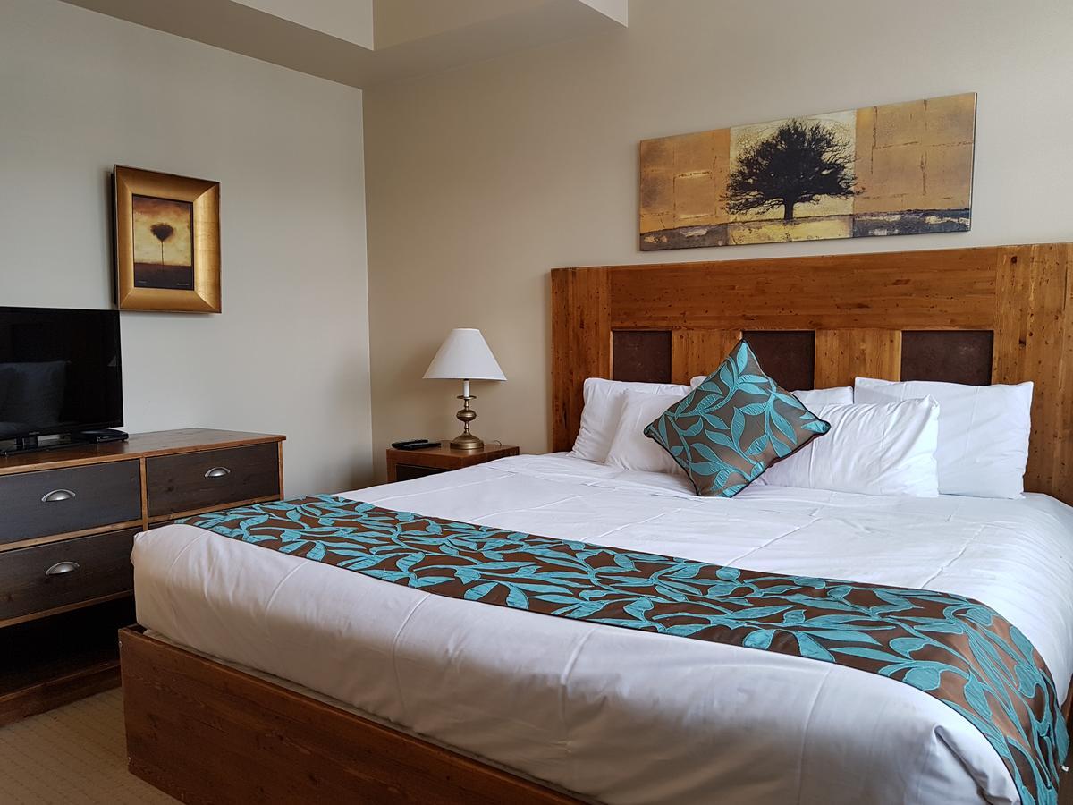 Three-Bedroom Suite with Spa Bath