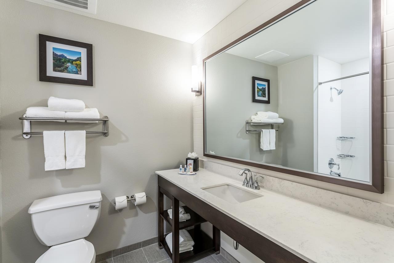 Superior Queen Suite Two Queen Beds Non-Smoking