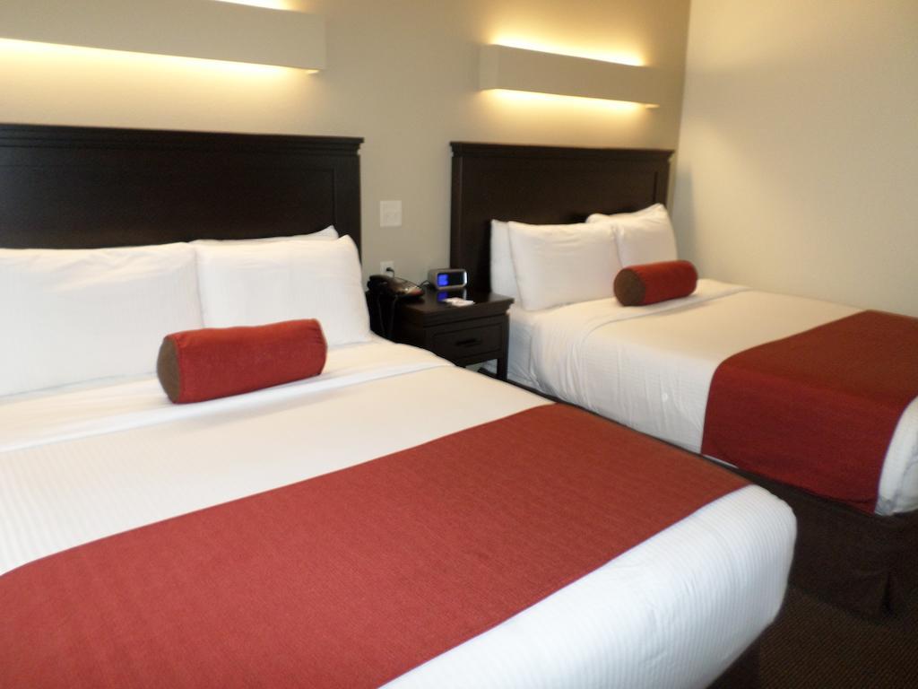 Deluxe Queen Room Two Queen Beds