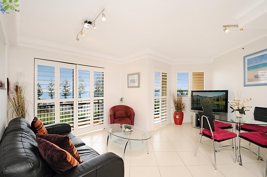 One-Bedroom Apartment with Sea View
