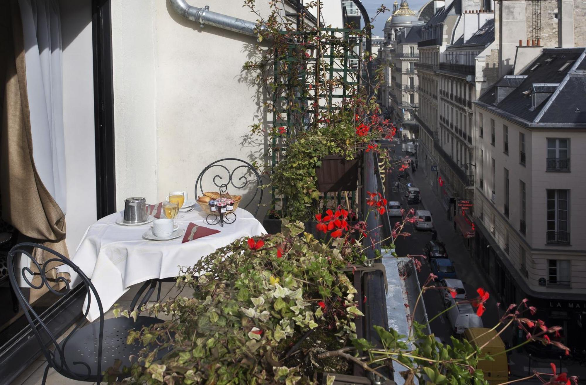 Deluxe Double or Twin Room with Terrace