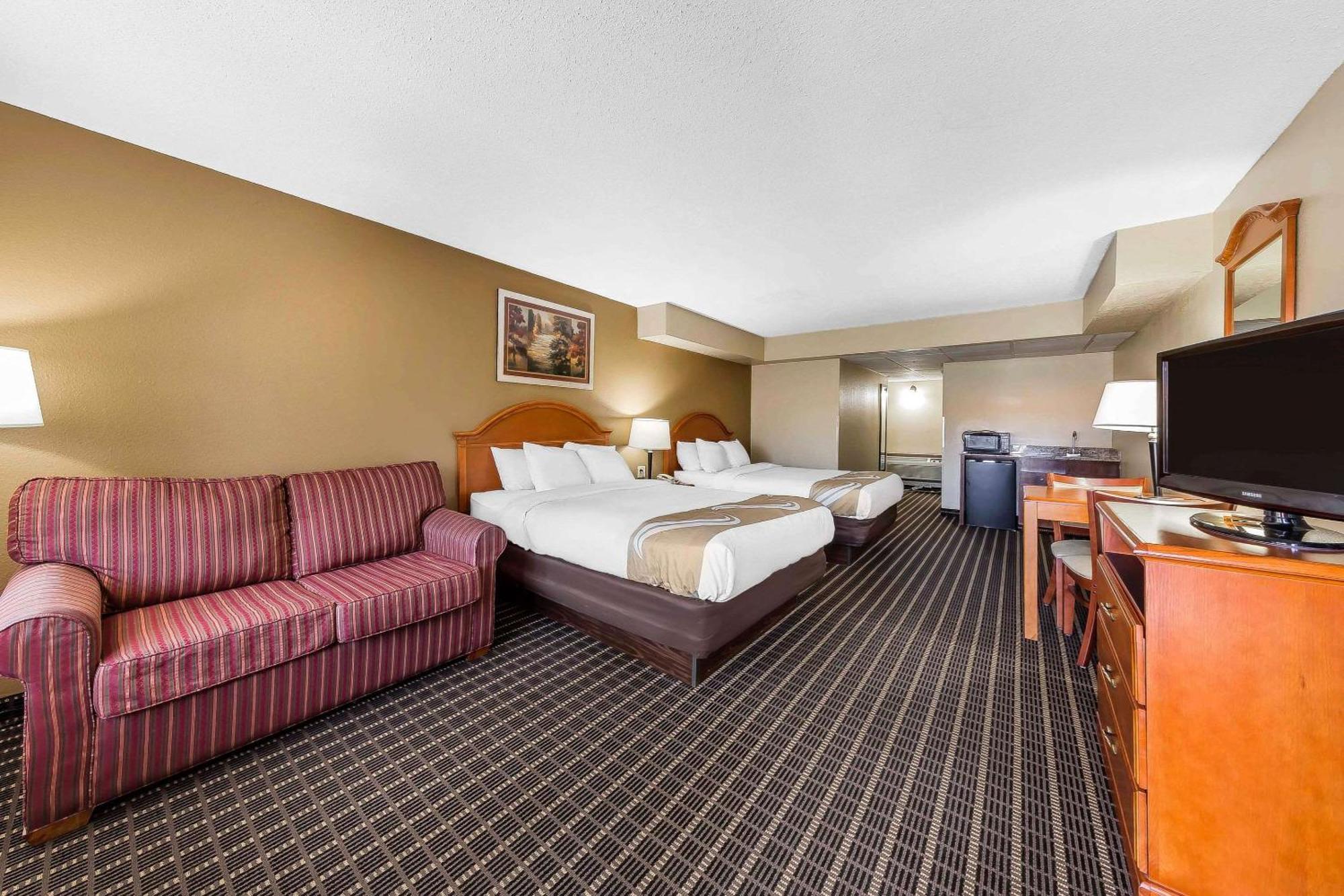 Queen Room with Two Queen Beds - Non-Smoking/Pet Friendly