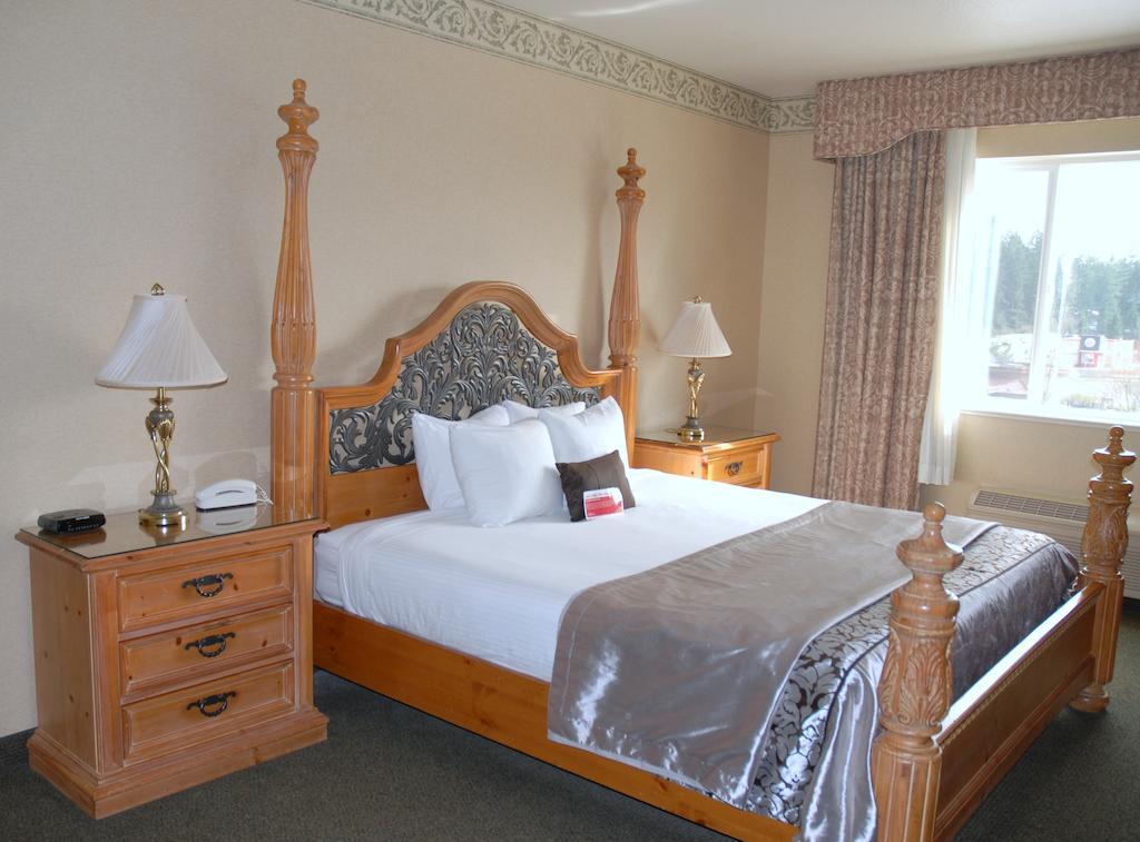 1 King Bed One-Bedroom Suite Non-Smoking