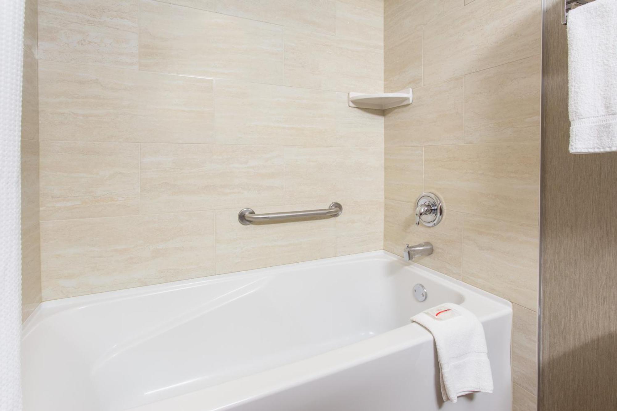 Queen Room with Two Queen Beds - Railway View Pet-Friendly