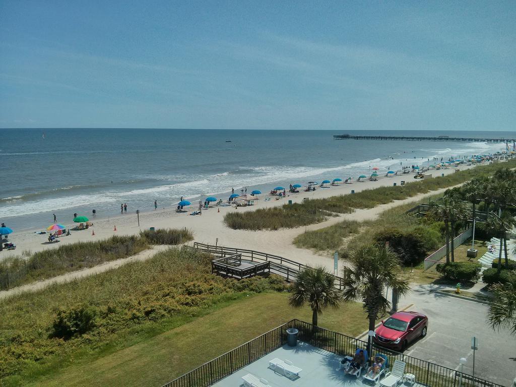 King Room with Partial Ocean View (Non-Smoking)