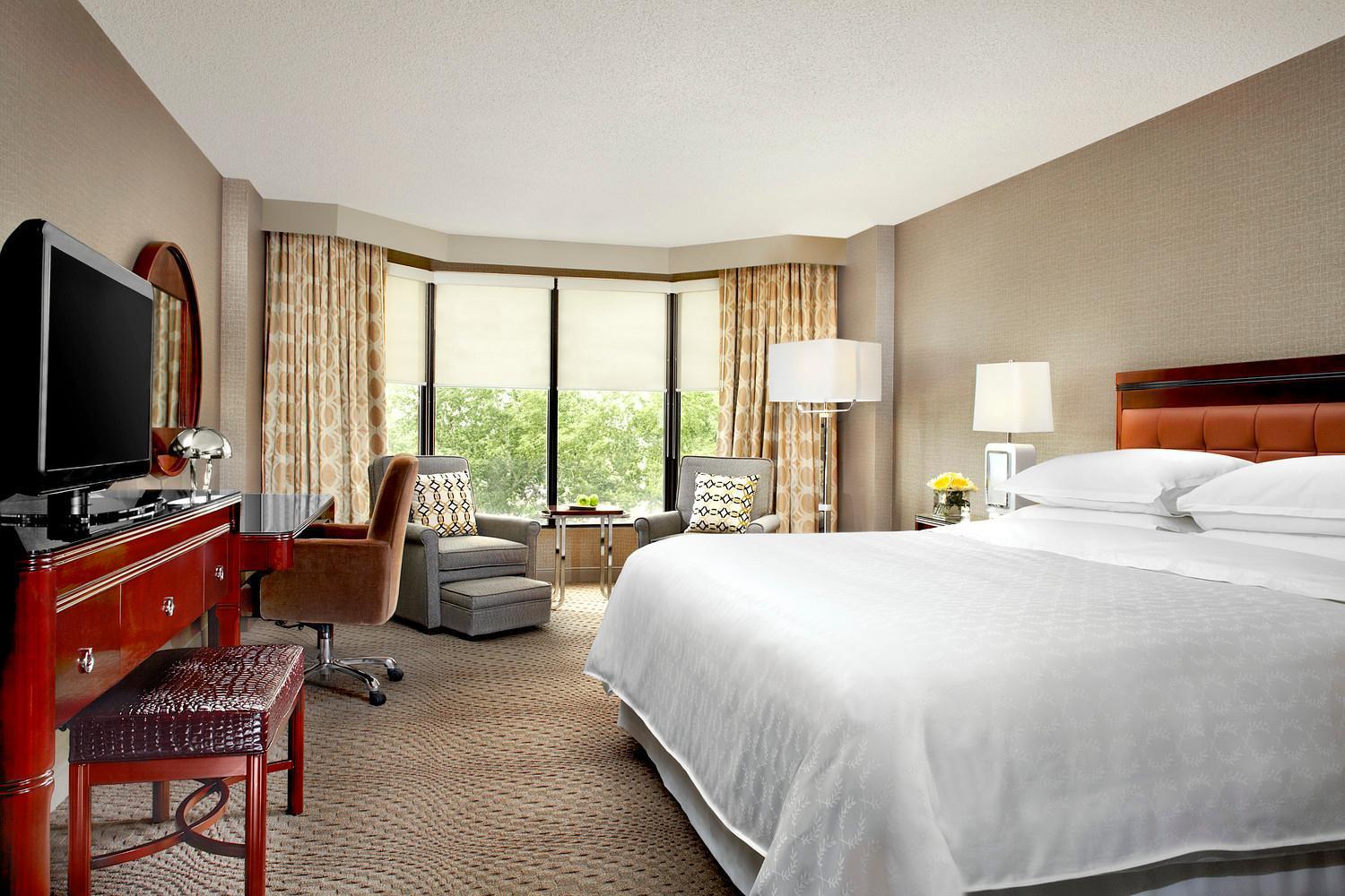 Club Level King Bed,1641738540:JPEG
