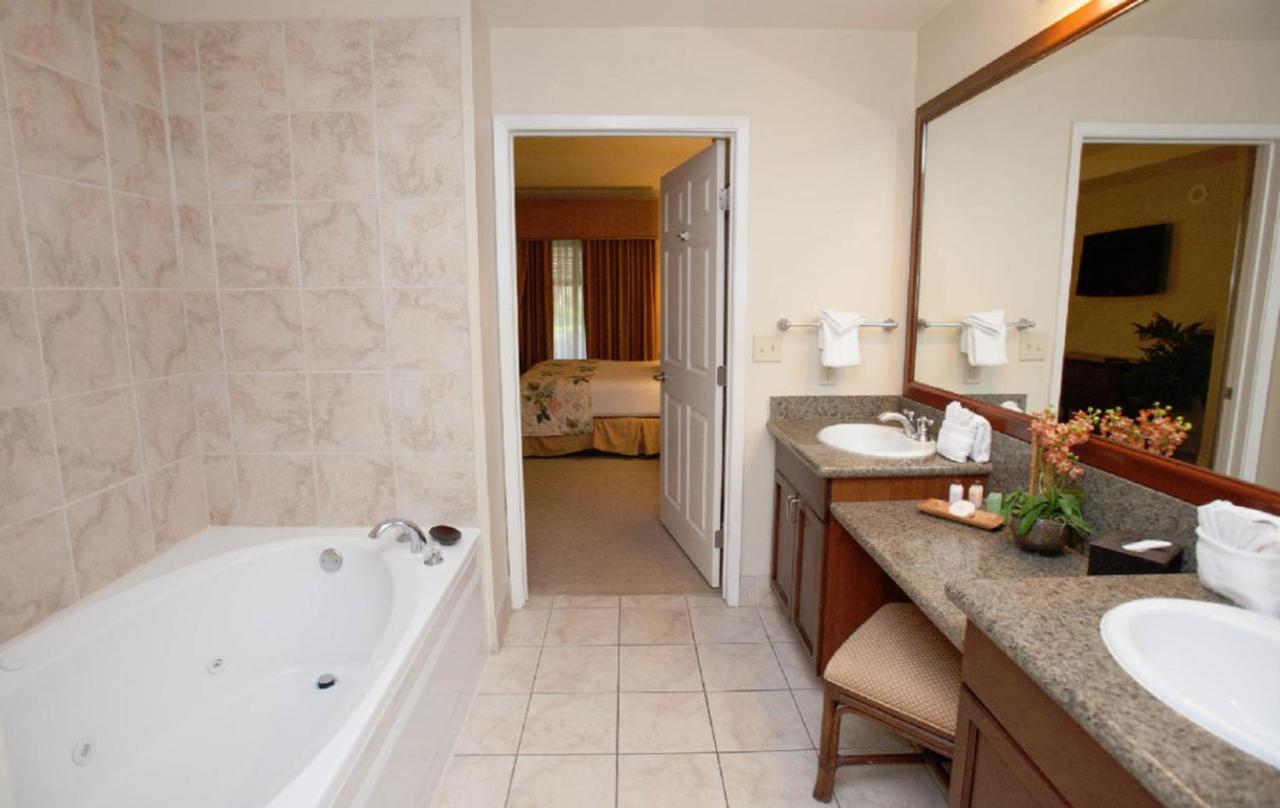 One Bedroom Bora Bora Full Kitchen