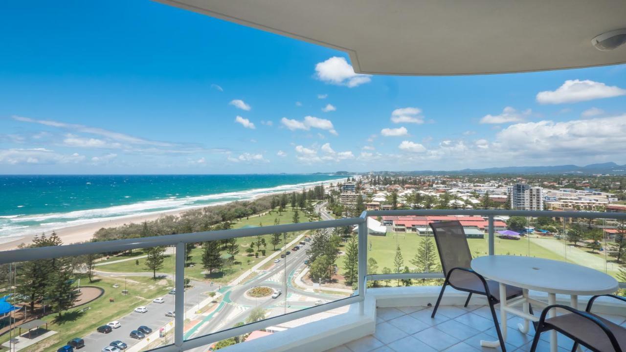 Superior Three-Bedroom Apartment - High Level with Ocean View