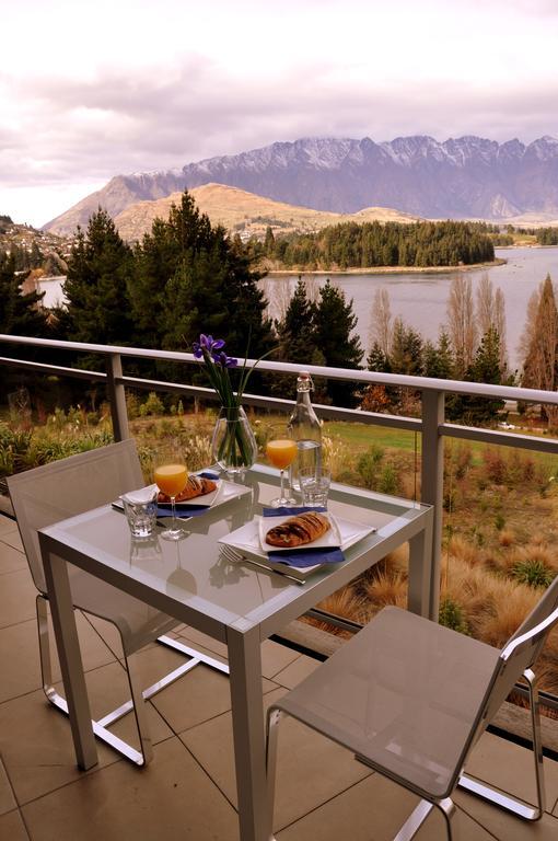 Two Bedroom Apartment with Lake View