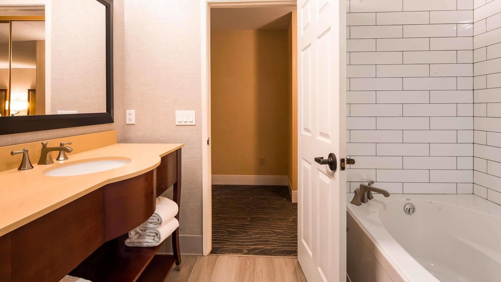 Double Room with Two Double Beds - Non-Smoking